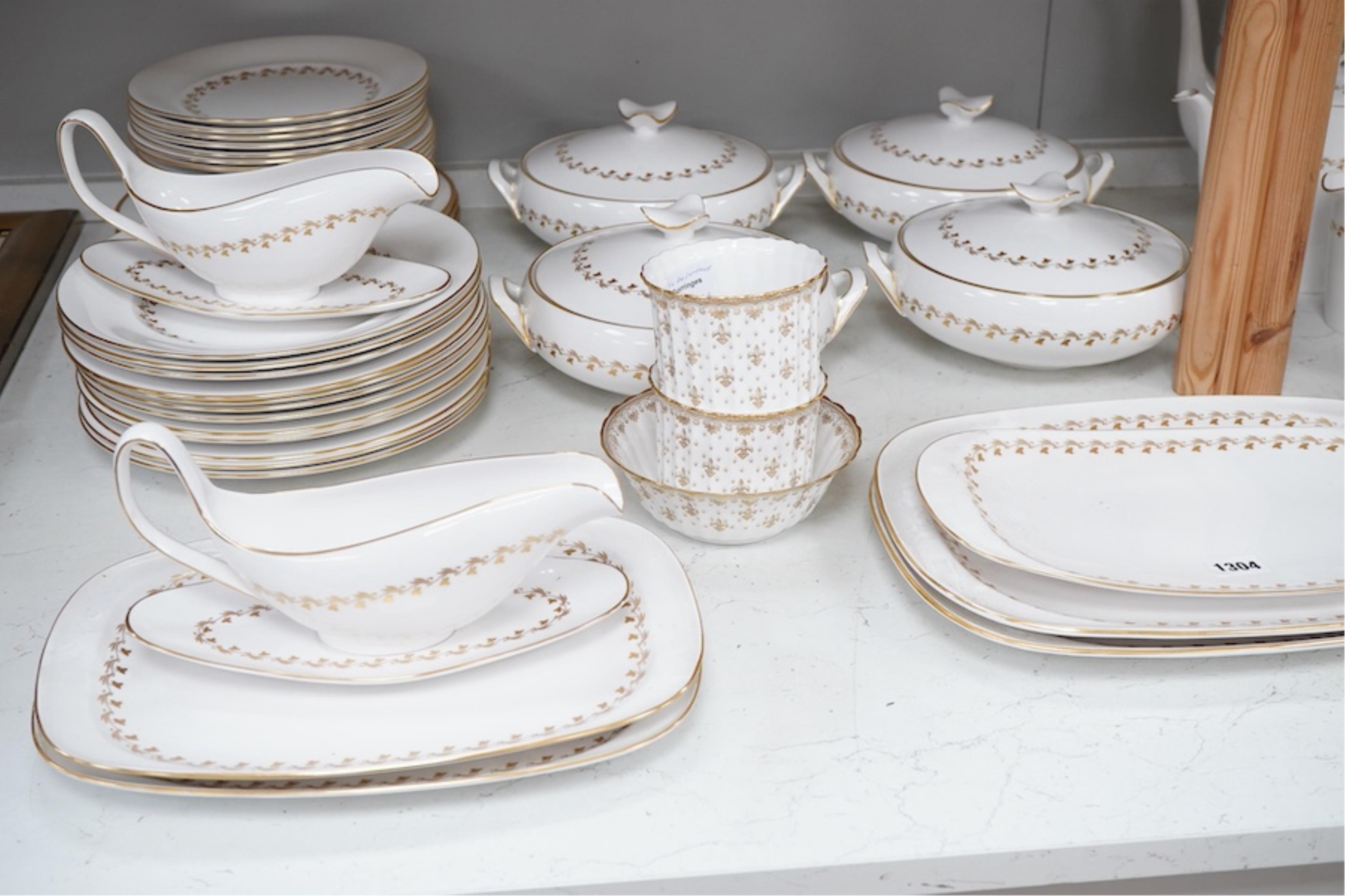 An extensive Spode Delphi dinner, tea and coffee service